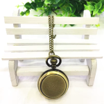 Reloj de bolsillo colgante de cuarzo en bronce
