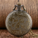 Reloj de bolsillo de cuarzo con león en relieve