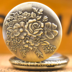 Reloj de bolsillo de cuarzo floral en aleación de bronce
