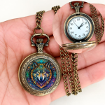 Reloj de bolsillo de cuarzo ilustrado