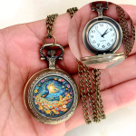 Reloj de bolsillo de cuarzo ilustrado — Pavo real