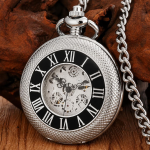 Reloj de bolsillo esqueleto con esfera negra calada