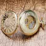 Reloj de bolsillo esqueleto dorado mecánico