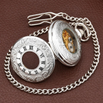 Reloj de bolsillo esqueleto grabado con números romanos