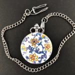 Reloj de bolsillo floral con cadena