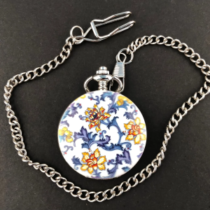 Reloj de bolsillo floral con cadena