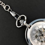 Reloj de bolsillo floral con cadena
