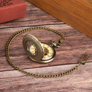 Reloj de bolsillo mecánico con tapa calada vintage