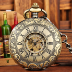Reloj de bolsillo mecánico dorado con números romanos