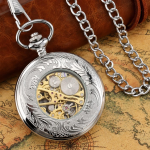 Reloj de bolsillo mecánico plateado con tapa calada