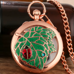Reloj de bolsillo musical de cuarzo con cadena — Mariquita rosa cobrizo