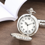 Reloj de bolsillo quartz con cordón trenzado