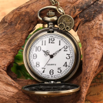 Reloj de bolsillo quartz con esfera calada y cadena