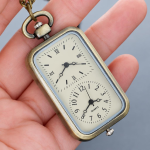 Reloj de bolsillo quartz rectangular vintage