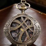 Reloj de bolsillo quartz vintage con números romanos