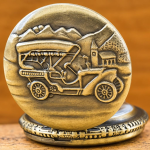 Reloj de bolsillo steampunk con coche antiguo