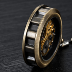 Reloj de bolsillo steampunk con esfera calada