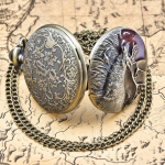 Reloj de bolsillo steampunk con wapití de latón