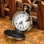 Reloj de bolsillo steampunk de cuarzo con barco de guerra