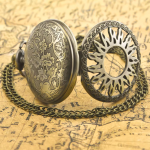 Reloj de bolsillo steampunk de latón con cuarzo