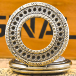 Reloj de bolsillo steampunk de latón con tapa abatible