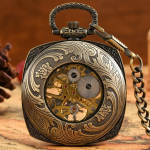 Reloj de bolsillo vintage cuadrado con esfera calada