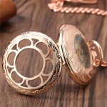 Reloj de bolsillo vintage mecánico con esfera calada